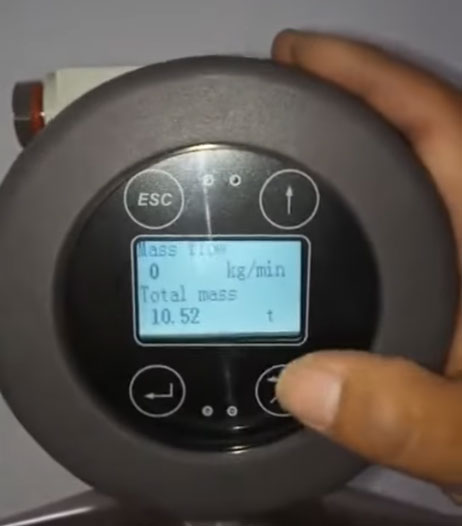 Ketchup density and temperature measurement by one flow sensor